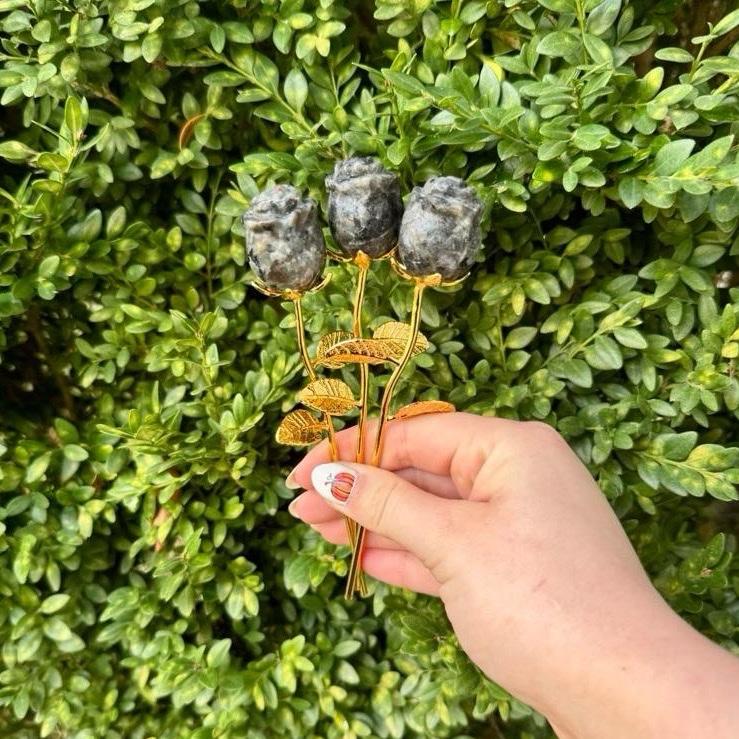 One Crystal Rose Carvings With Metal Stem