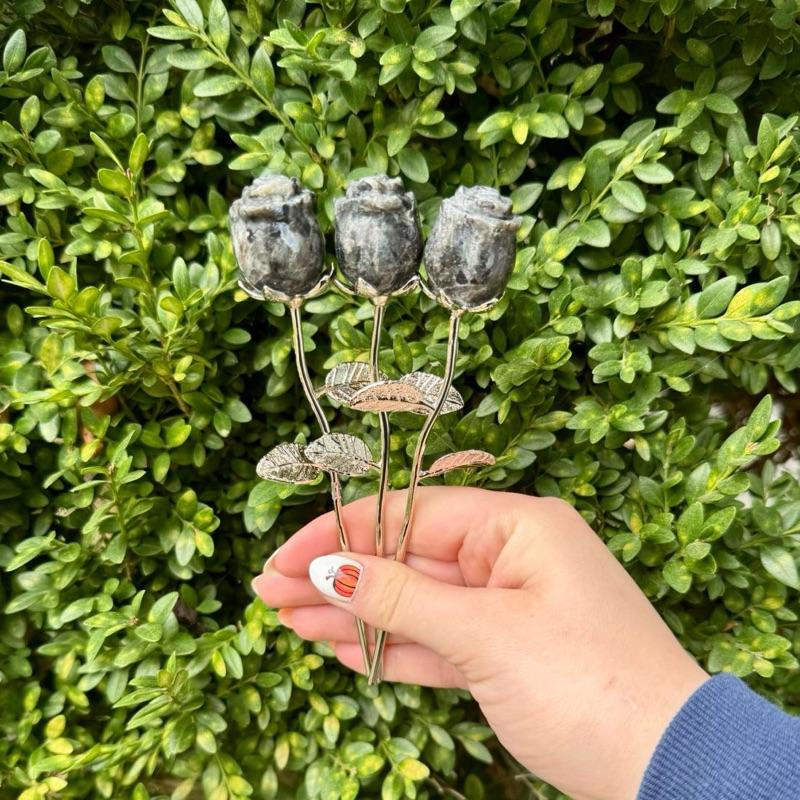 One Crystal Rose Carvings With Metal Stem