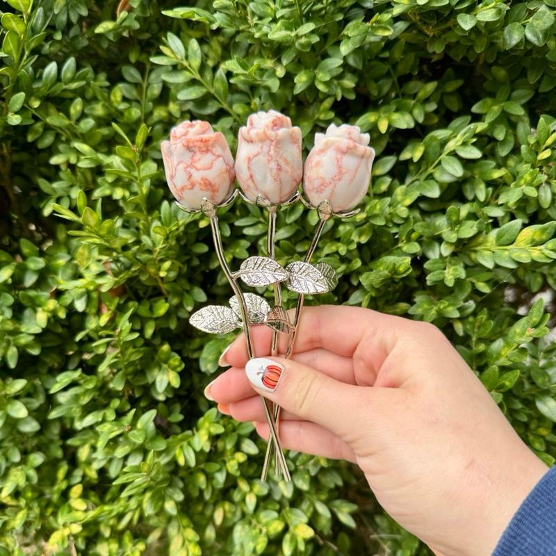 One Crystal Rose Carvings With Metal Stem