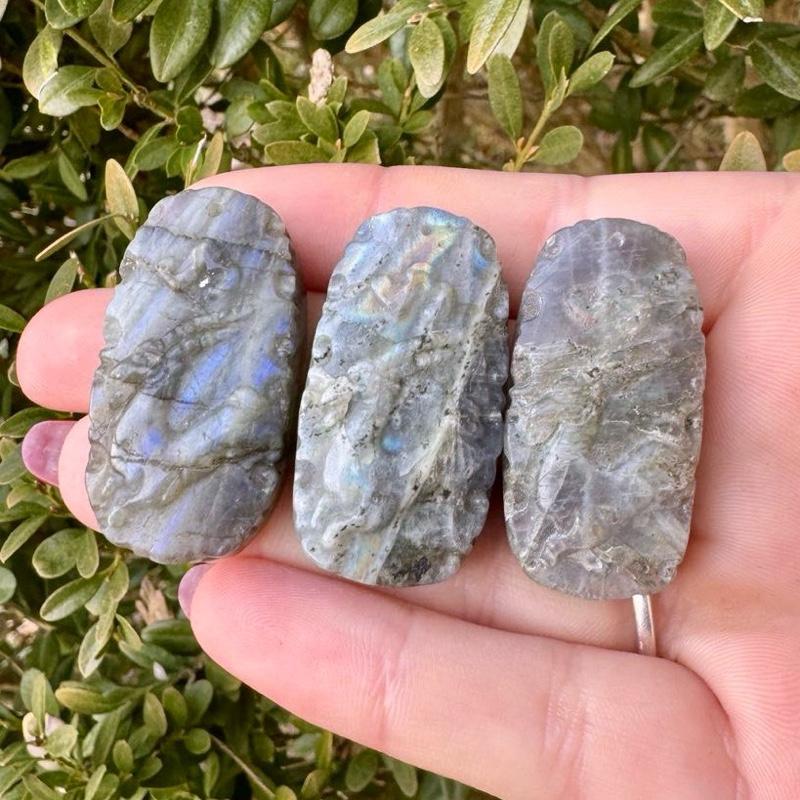 One Crystal Zodiac Flashy Labradorite Cabochons| Lab Carvings| Astrological Sign