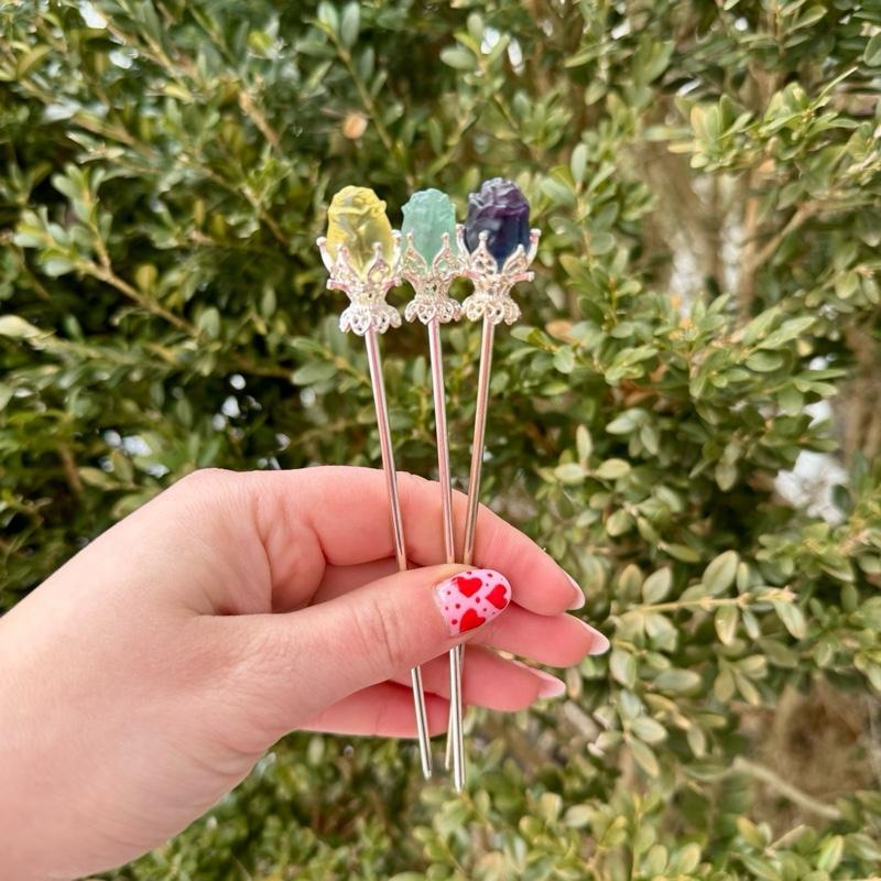 One Crystal Rose Carvings With Metal Stem