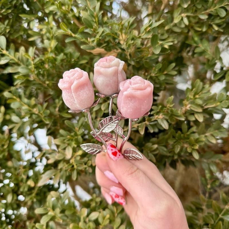 One Crystal Rose Carvings With Metal Stem