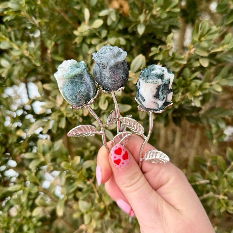 One Crystal Rose Carvings With Metal Stem