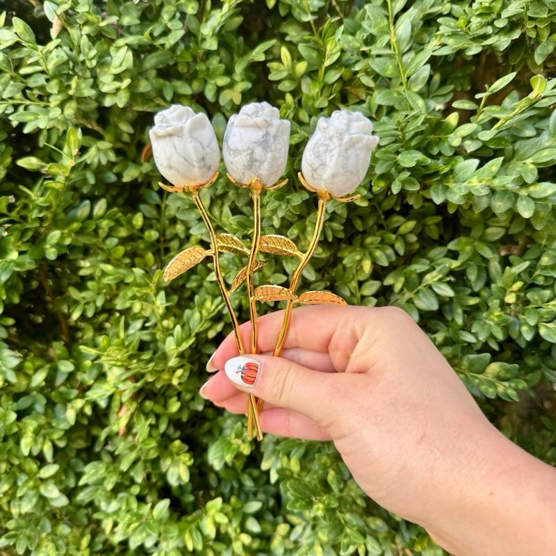 One Crystal Rose Carvings With Metal Stem