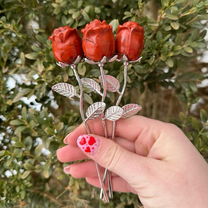 One Crystal Rose Carvings With Metal Stem