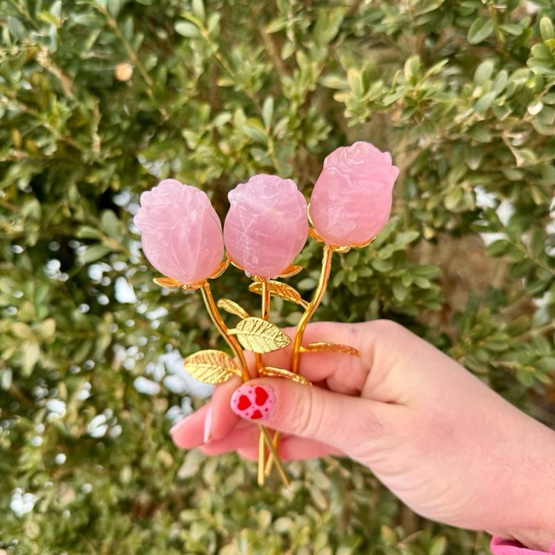 One Crystal Rose Carvings With Metal Stem