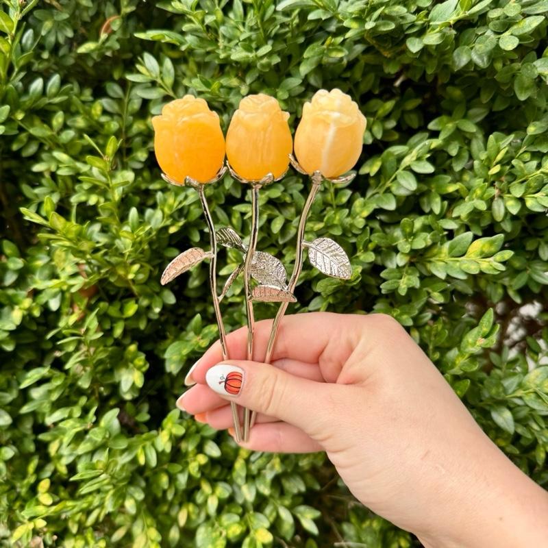 One Crystal Rose Carvings With Metal Stem