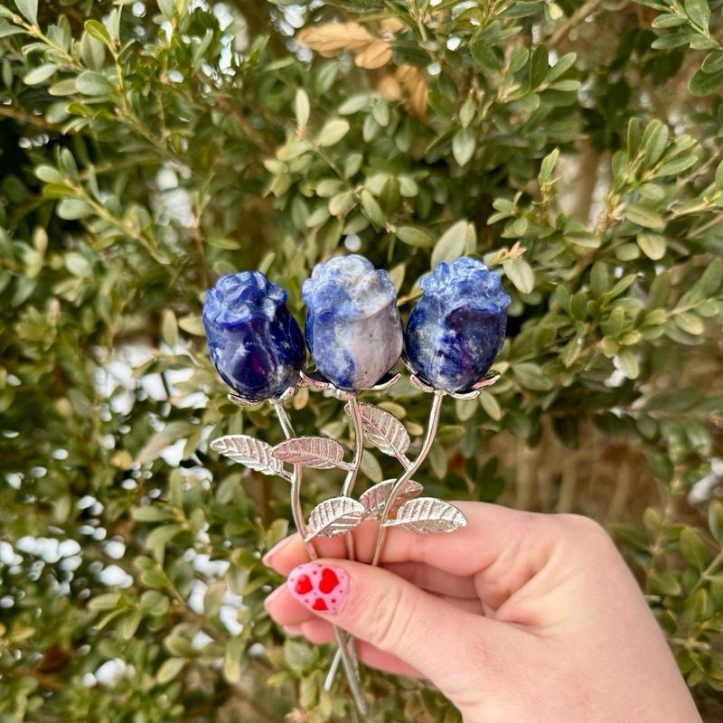 One Crystal Rose Carvings With Metal Stem