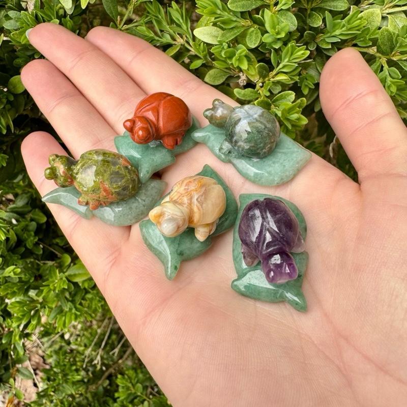 Mini Crystal Bugs and Creatures on a Lilypad| Crystal Carvings| Frogs| Birds| Ladybugs| Caterpillar| Lizard|Snail| Butterfly