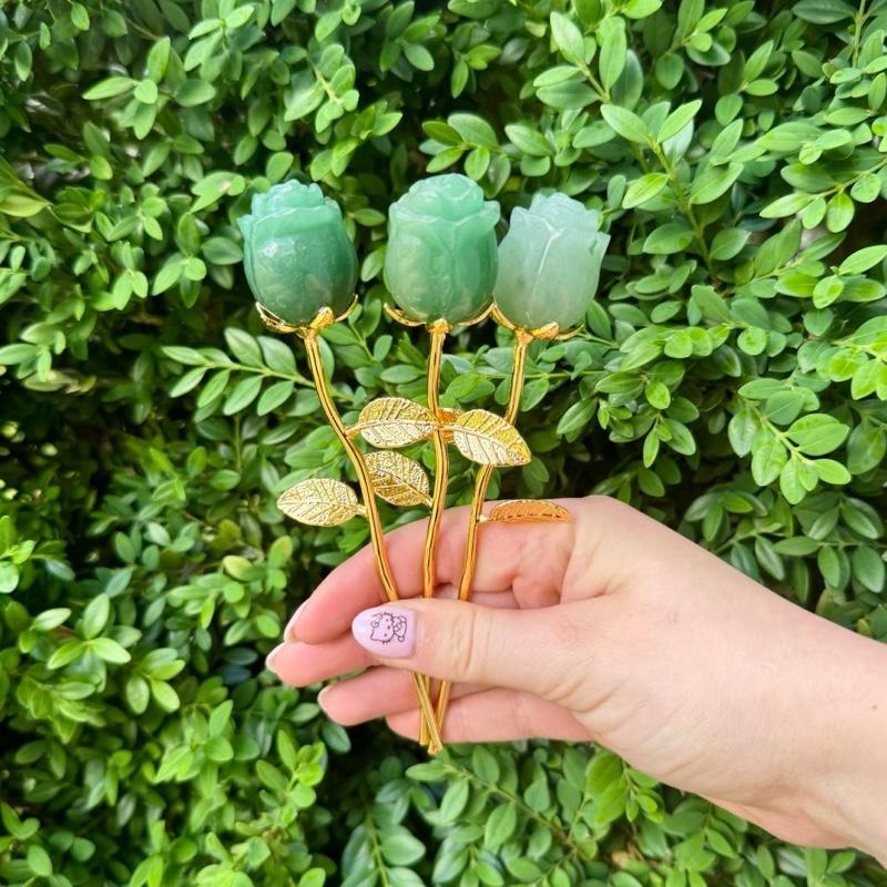 One Crystal Rose Carvings With Metal Stem