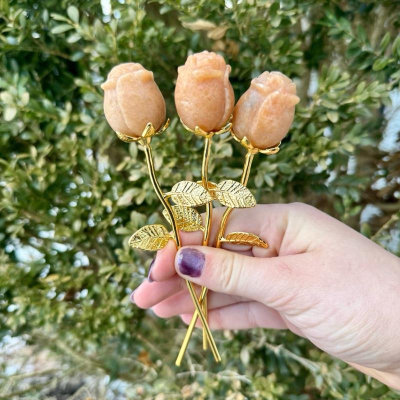 One Crystal Rose Carvings With Metal Stem