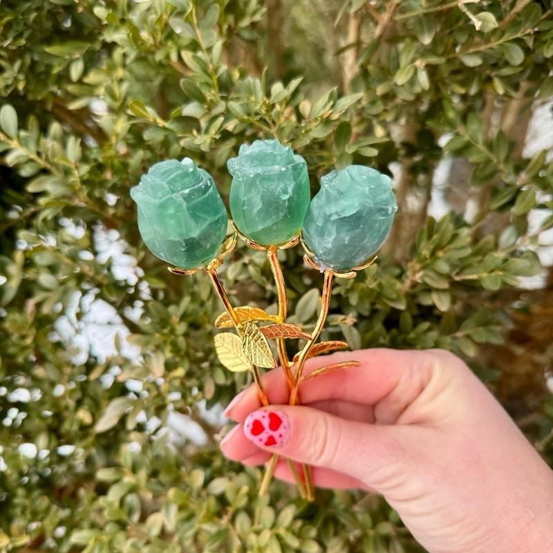 One Crystal Rose Carvings With Metal Stem