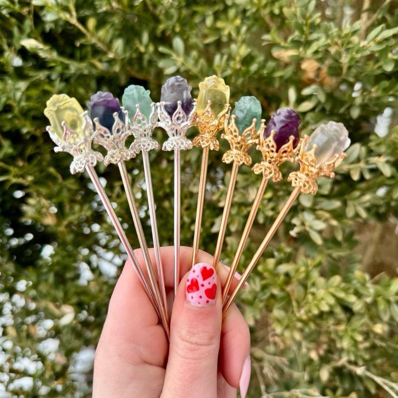 One Crystal Rose Carvings With Metal Stem